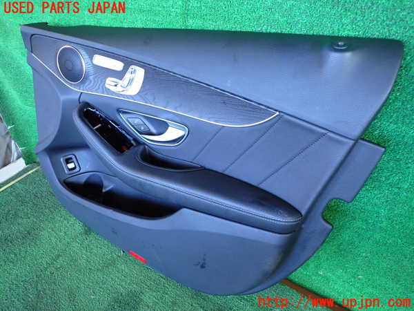2UPJ-9236171234]ベンツ C220 d W205(205004)右前ドア内張り 中古_2