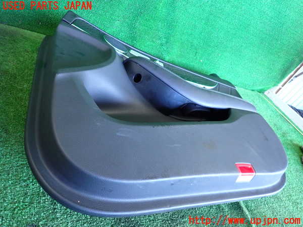 2UPJ-9236171234]ベンツ C220 d W205(205004)右前ドア内張り 中古_3