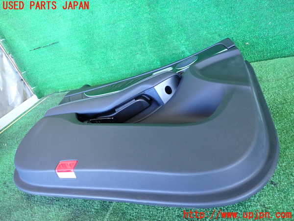 2UPJ-9236171264]ベンツ C220 d W205(205004)左前ドア内張り 中古_3