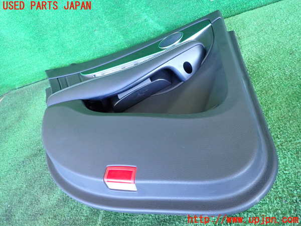 2UPJ-9236171324]ベンツ C220 d W205(205004)左後ドア内張り 中古_3