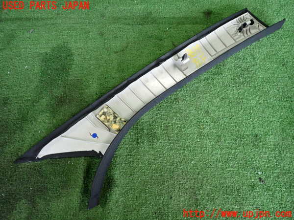 2UPJ-9236177660]ベンツ C220 d W205(205004)左フロントピラートリム 中古_2