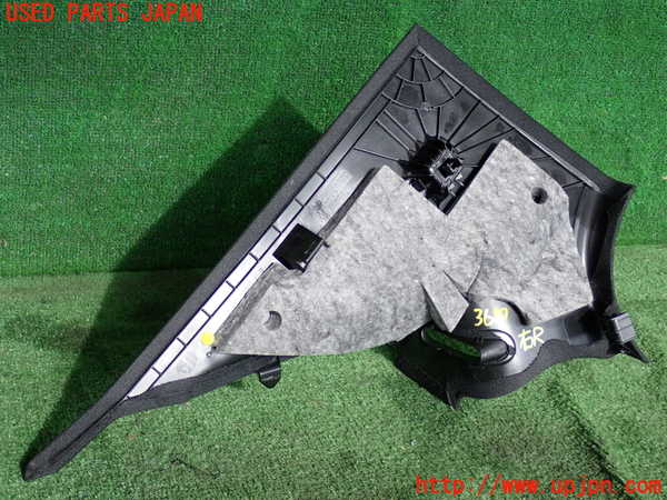 2UPJ-9236177675]ベンツ C220 d W205(205004)右リアピラートリム 中古_2