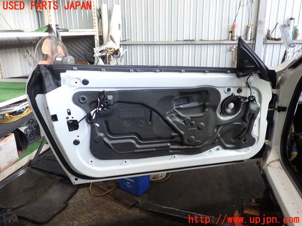 2UPJ-9236181260]BMW M4 クーペ(3C30)(F82)左ドア (SEKURIT 43R-001025 M24100) 中古_3