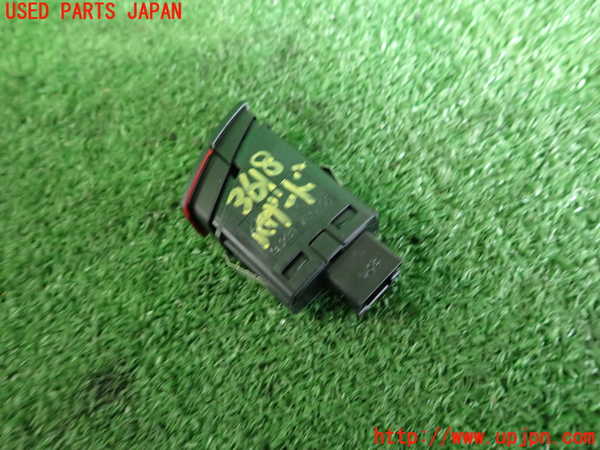 2UPJ-9236186290]BMW M4 クーペ(3C30)(F82)ハザードスイッチ 中古_2