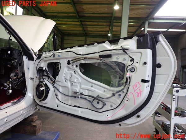 2UPJ-9236191230]GR86(BRZ)(ZN8)右ドア 中古(43R-00034 M2H4)_3