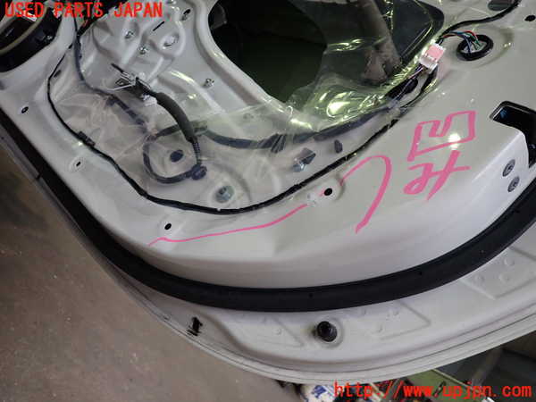 2UPJ-9236191230]GR86(BRZ)(ZN8)右ドア 中古(43R-00034 M2H4)_4