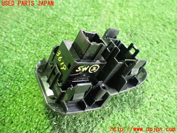 2UPJ-9236196307]GR86(BRZ)(ZN8)スイッチ2 (メーター照度) 中古_2