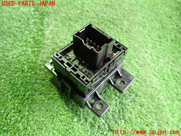 2UPJ-9236196310]GR86(BRZ)(ZN8)スイッチ5 (シートヒーター) 中古_3