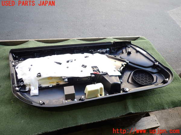 2UPJ-9236191234]GR86(BRZ)(ZN8)右ドア内張り (ジャンク品) 中古_5