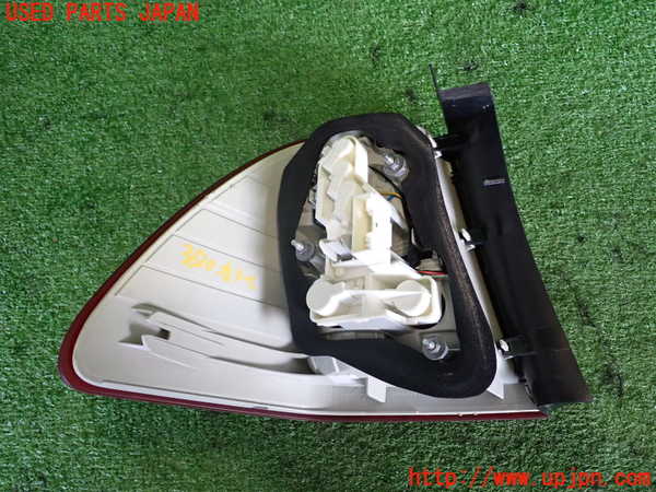 2UPJ-9236201530]BMW 320i ツーリング E91(US20)右テールランプ 中古_3