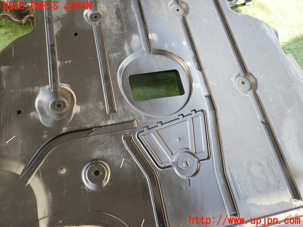 2UPJ-9236202170]BMW 320i ツーリング E91(US20)エンジンアンダーカバー 中古_3