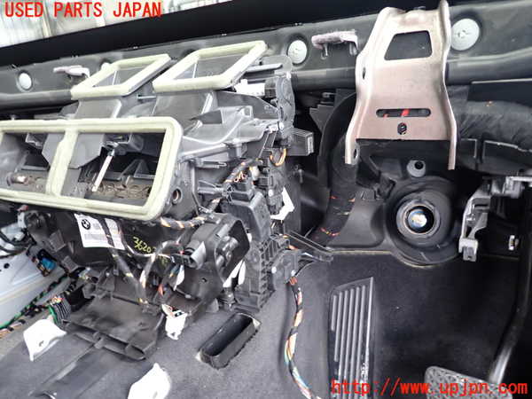 2UPJ-9236206081]BMW 320i ツーリング E91(US20)エバポレーター1 中古_2