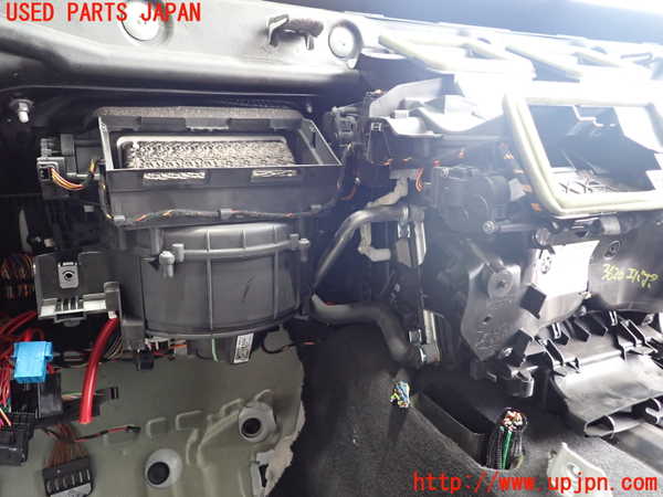 2UPJ-9236206081]BMW 320i ツーリング E91(US20)エバポレーター1 中古_3