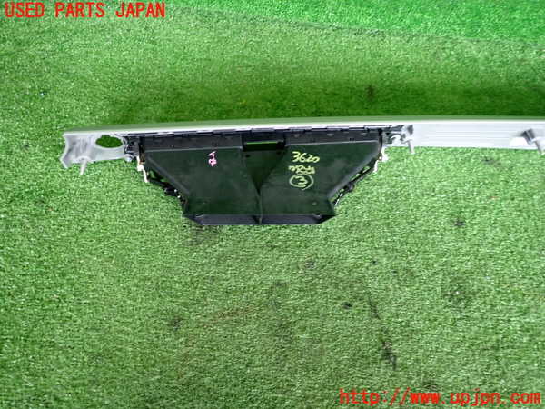 2UPJ-9236207528]BMW 320i ツーリング E91(US20)エアコン吹き出し口3(真中) 中古_4