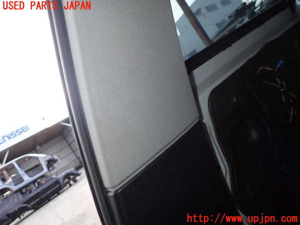 2UPJ-9236207665]BMW 320i ツーリング E91(US20)右センターピラートリム 中古_3