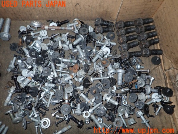 3UPJ=9236210720]BMW X3(WY20 F25)ネジ・ナット・ステー類 セット ジャンク_4