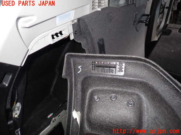 2UPJ-9236217680]BMW X3 F25(WY20)左リアピラートリム 中古_4