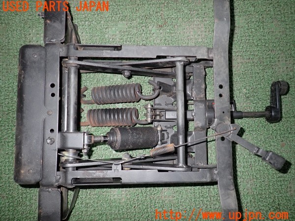 3UPJ=9236220612]ランドクルーザー60 バン XV ハイルーフ(HJ61V(改))後期 純正 シートサスペンション 中古_2