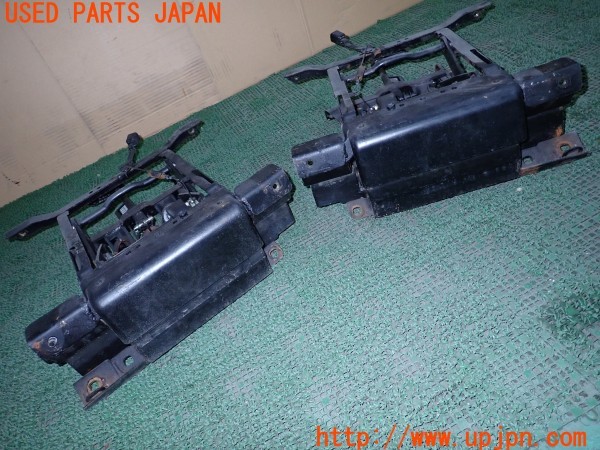 3UPJ=9236220612]ランドクルーザー60 バン XV ハイルーフ(HJ61V(改))後期 純正 シートサスペンション 中古_4