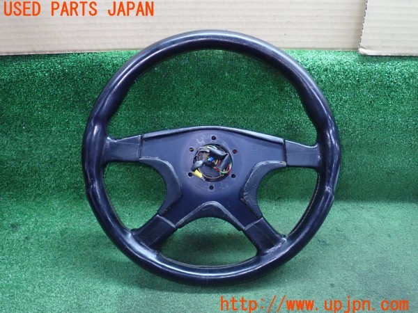 3UPJ=9236220617]ランドクルーザー60 バン XV ハイルーフ(HJ61V(改))後期 MOMO モモ TYP M38 KBA70056 9-90 ステアリング 370mm 中古_4