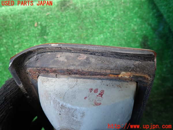 1UPJ-9236221530]ランクル60系(HJ61V(改))右テールランプ 中古_4