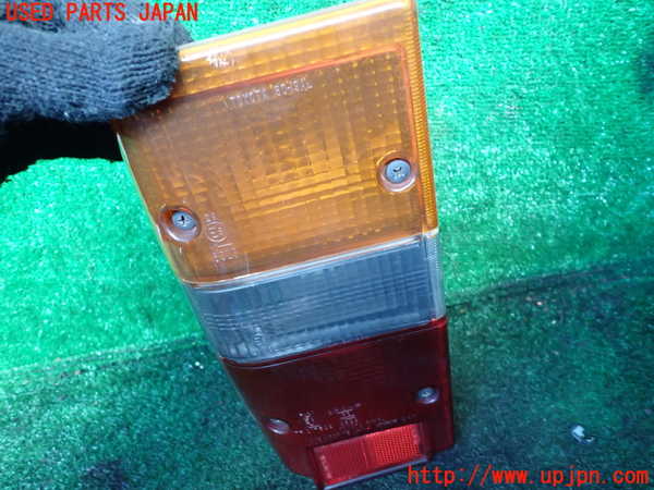 1UPJ-9236221536]ランクル60系(HJ61V(改))左テールランプ 中古_2