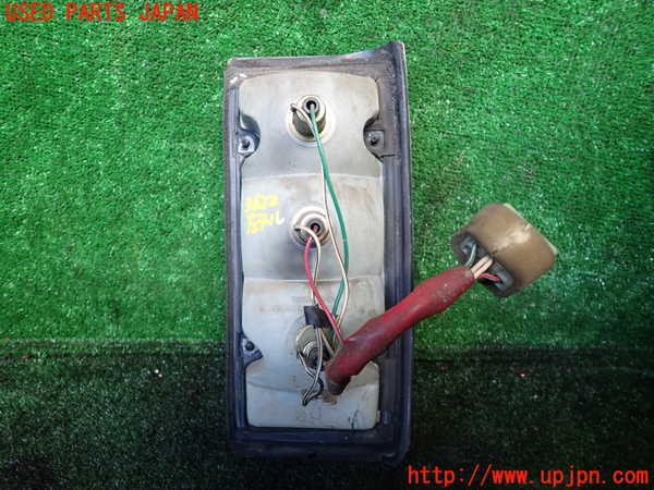 1UPJ-9236221536]ランクル60系(HJ61V(改))左テールランプ 中古_3