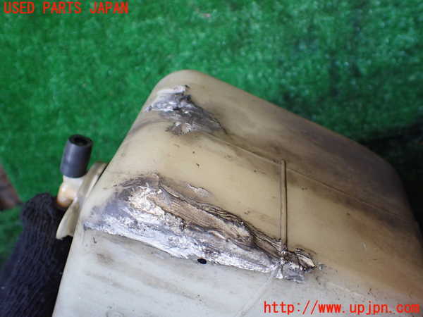 1UPJ-9236222410]ランクル60系(HJ61V(改))ラジエータータンク 中古_2