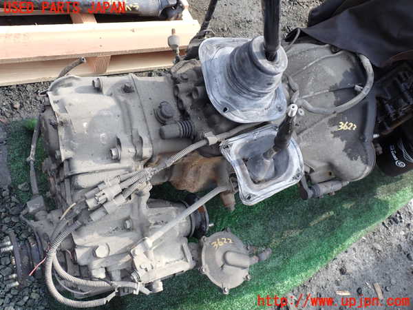 1UPJ-9236223200]ランクル60系(HJ61V(改))ミッション MT 12H-T 4WD 中古_3