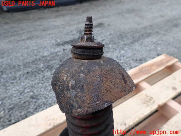 1UPJ-9236225065]ランクル60系(HJ61V(改))左フロントショックアブソーバー ジャンク_2