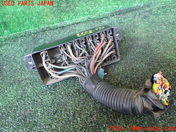 1UPJ-9236226741]ランクル60系(HJ61V(改))ヒューズボックス1 中古_2