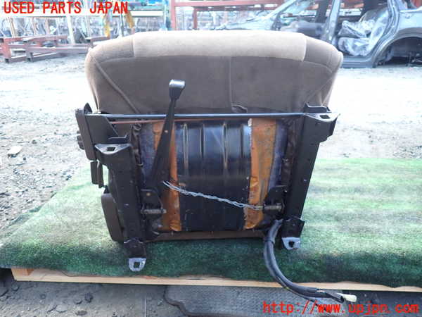 1UPJ-9236227035]ランクル60系(HJ61V(改))運転席シート 中古_5