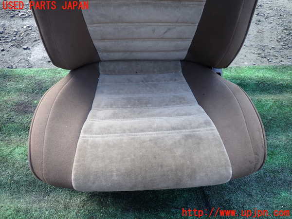 1UPJ-9236227065]ランクル60系(HJ61V(改))助手席シート 中古_2