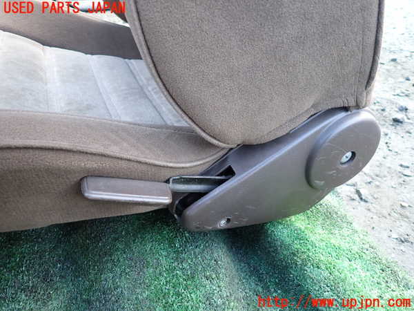 1UPJ-9236227065]ランクル60系(HJ61V(改))助手席シート 中古_3