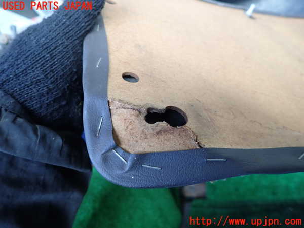 1UPJ-9236221504]ランクル60系(HJ61V(改))トランク内トリム 中古_3