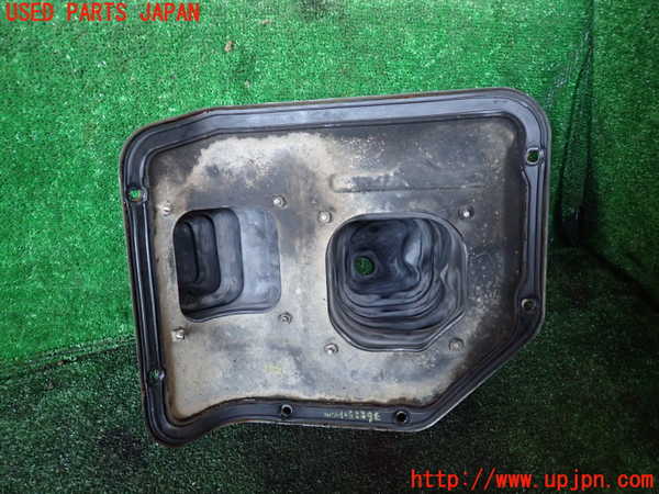 1UPJ-9236227575]ランクル60系(HJ61V(改))シフトブーツ(トランスファ用) 中古_3