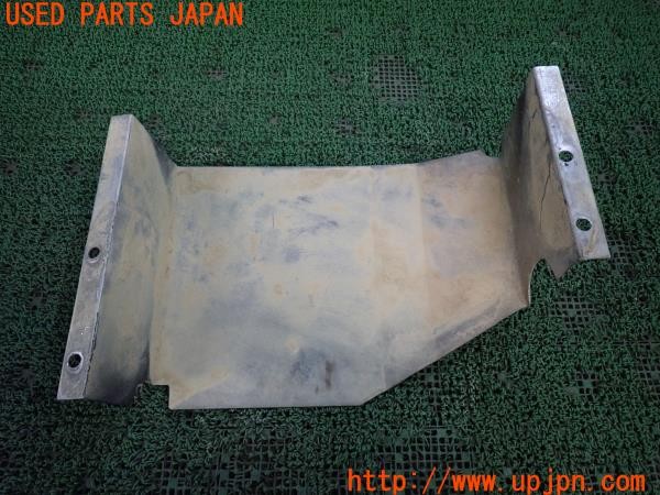 3UPJ=9236230002]ジムニー(JB23W 1型)社外 フューエルタンクカバー 燃料タンクガード 中古_5