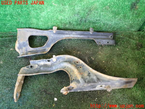 1UPJ-9236231041]ジムニー(JB23W)コアサポート 中古_2