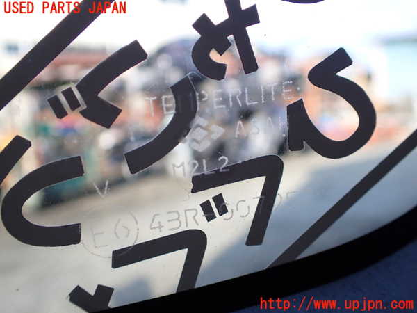 1UPJ-9236231380]ジムニー(JB23W)右クォーターガラス 中古 ASAHI M2L2 43R-007952_4