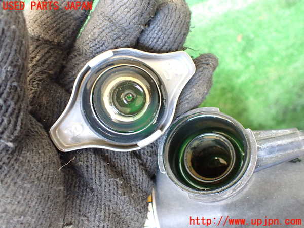 1UPJ-9236232321]ジムニー(JB23W)ラジエーター1 中古_3