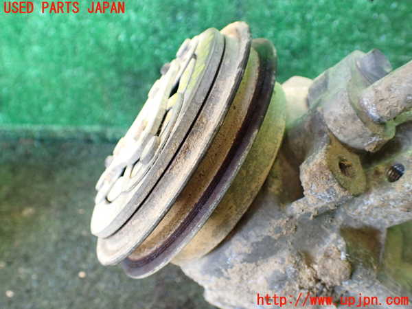 1UPJ-9236236025]ジムニー(JB23W)エアコンコンプレッサー 中古_3