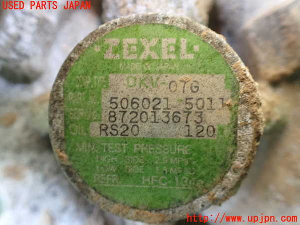 1UPJ-9236236025]ジムニー(JB23W)エアコンコンプレッサー 中古_4