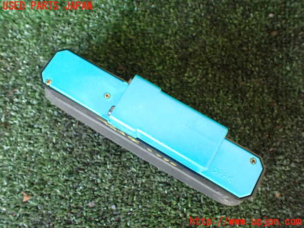 1UPJ-9236236240]ジムニー(JB23W)右パワーウィンドウスイッチ 中古_3