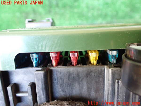 1UPJ-9236236741]ジムニー(JB23W)ヒューズボックス1 中古_3