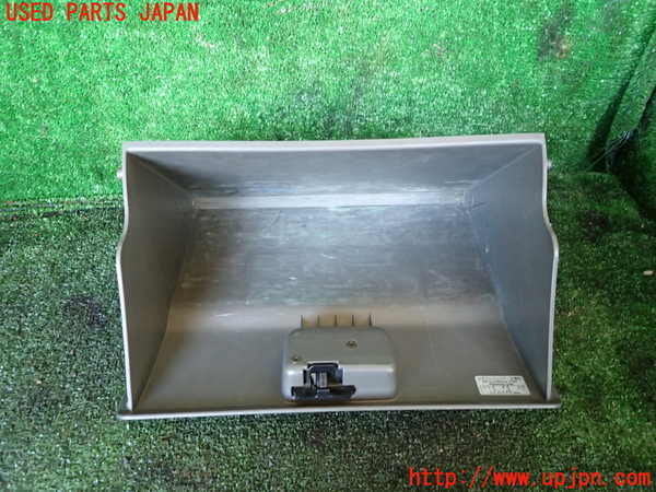 1UPJ-9236237516]ジムニー(JB23W)グローブボックス1 中古_3