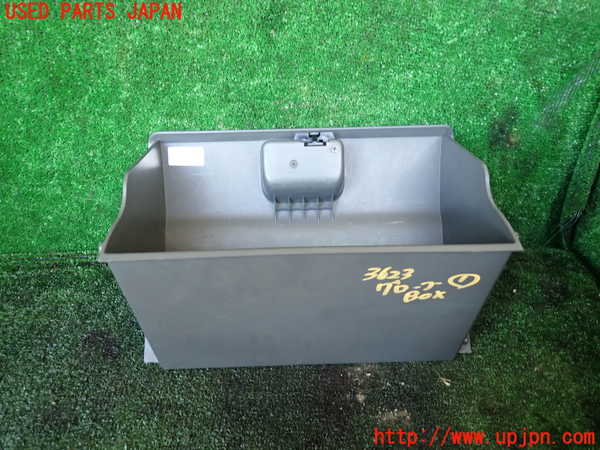 1UPJ-9236237516]ジムニー(JB23W)グローブボックス1 中古_4
