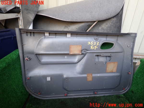 1UPJ-9236231234]ジムニー(JB23W)右ドア内張り 中古_4