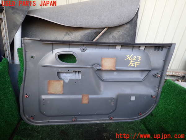 1UPJ-9236231264]ジムニー(JB23W)左ドア内張り 中古_4