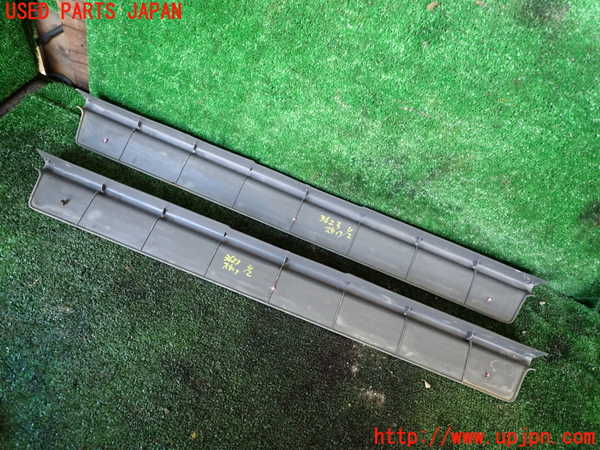 1UPJ-9236237740]ジムニー(JB23W)スカッフプレート 中古_2