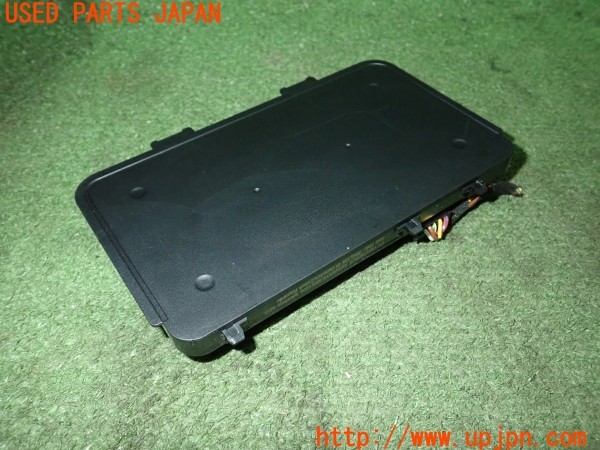 3UPJ=9236240580]VW ポロ TSI アクティブ(AWDLA)純正 5NA 980 611 ワイヤレス充電器 ワイヤレスチャージャー 中古_2
